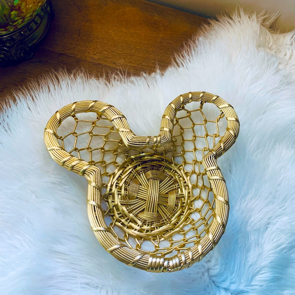 🦋2/$10 3/$15 4/$18 5/$20 Vintage Mickey Mouse Basket